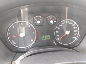 Ford Focus 1.6tdci 80kw TOP STAV - 12