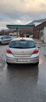 opel astra h - 12