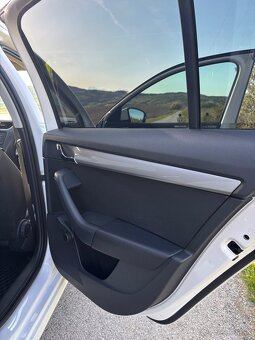 Škoda Octavia Combi 1.6 - 12