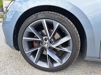 Škoda Superb Combi 2.0 Tdi SPORTLINE - 12
