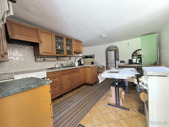 ROZPRÁVKOVÁ KOMPLETNE ZREKONŠTRUOVANÁ ZARIADENÁ CHATA NA LV - 12