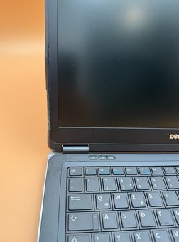 Dell Latitude E7440 / i5 / 8GB RAM / SSD / Win 11 Pro - 12