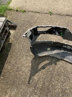 predni naraznik skoda karoq bily - 12