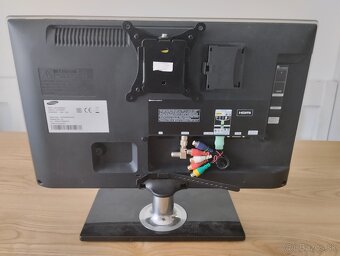 SAMSUNG 19" - 12