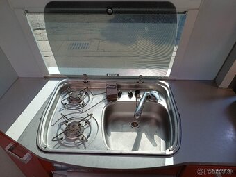 predam obytny vw crafter 4 miestny - 12
