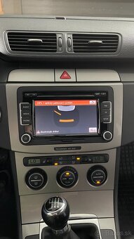VOLKSWAGEN Passat 2.0 FSI 110 kW - 12