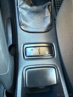 Kia Sportage 2.0 CRDI 4x4 - 12