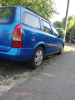 Opel Astra Caravan - 12