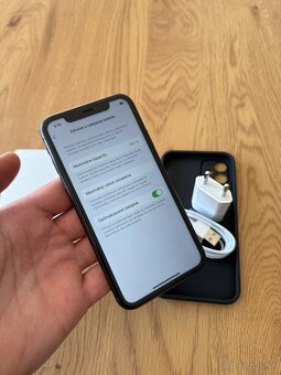 Iphone 11 Black 128 gb v záruke - 12