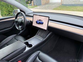 Tesla Model Y Performance Dual Motor - 12