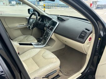 Volvo XC60 D5 2,4 AWD 151kw Summum - 12