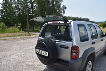 Jeep Cherokee 2.8 CRD 16V Limited A/T - 12