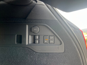 Touareg 3,0TDI V6 SCR EXCLUSIVE - 12