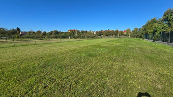 Pekný - veľký pozemok so starším domom - Podhájska 2608 m2 - 12