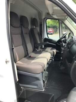 2× Peugeot Boxer 2.2 HDI, r.v. 2021 - 12