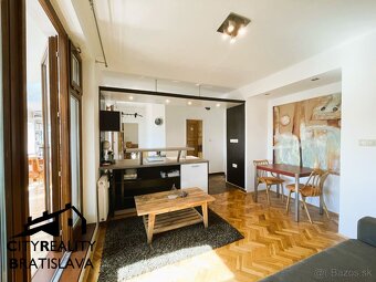 Výnimočný 3-izbový byt s veľkou presklenou terasou v srdci P - 12