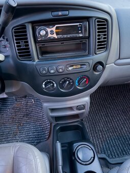 MAZDA TRIBUTE V6 - 12