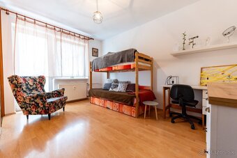 Priestranný 4-izb. byt s garážou a 4 balkónmi, Stará Turá - 12