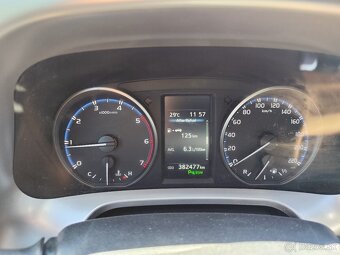 Toyota RAV4 2.0 diesel ročník 2017 - 12