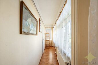 Zaujímavý, čiastočne zrekonštruovaný, rodinný dom v obci Buš - 12