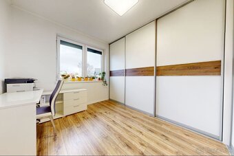 Na predaj krásny samostatne stojací 4-izbový rodinný dom v - 12