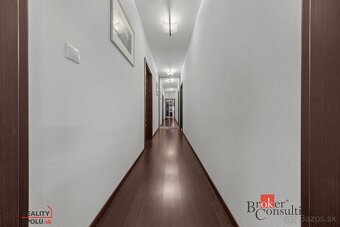 REZERVOVANÉ Veľkorysý, moderný byt - super lokalita - 12