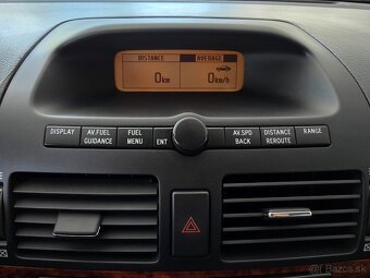 Toyota Avensis Combi - 12