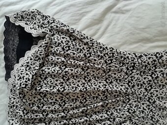 Nove saty Chantall s visackami a Reserved - 12