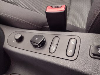 SEAT LEON 1.4 BENZIN 63 KW NAJ.167000 KM ROK VÝROBY 2009 - 12