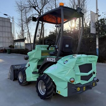 Predam Teleskopický mininakladač s pohonom 4x4 - 12