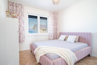 Na predaj štýlový 3-izbový rodinný dom v Hornej Potôni - 12