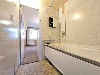 Pražský 3-izb. byt (72m² + 6m Loggia) CENTRUM / Floriánska - 12