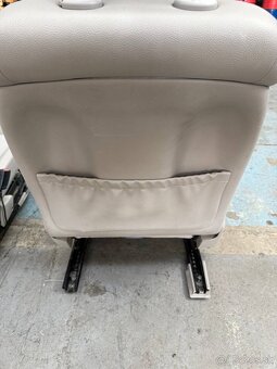 Sedadla Mercedes-Benz W211 sedan facelift - 12