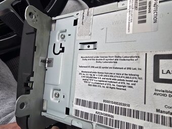 Ponúkam na predaj navigáciu RNS510 - 12