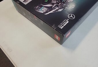 Nové LEGO Technics 42171 Mercedes-AMG F1 W14 E Performance. - 12