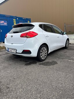 Kia ceed 1.4i panorama gold - 12