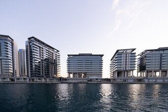 🌊 Canal Front Residences – Intímne bývanie pri Dubajskom vo - 12