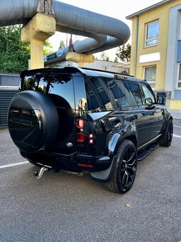 Land Rover Defender Limited - 12