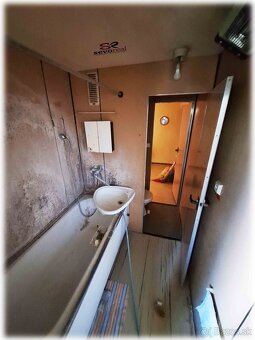 ZNÍŽENÁ CENA 2,5 izbový byt s balkónom a loggiou BB THK - 12