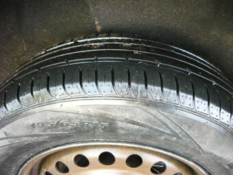 FORD TOURNEO CONNECT 1.8 TDCI 5 MÍST - 12