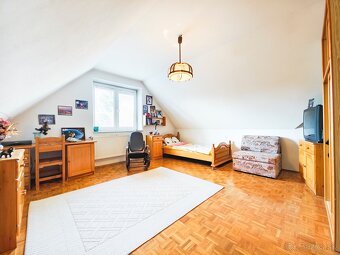 RD S GARÁŽOU, VEĽKÝM ALTÁNKOM A BAZÉNON, BUKOVEC - 12
