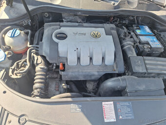 Volkswagen Passat Variant 2.0 TDI Highline - 12