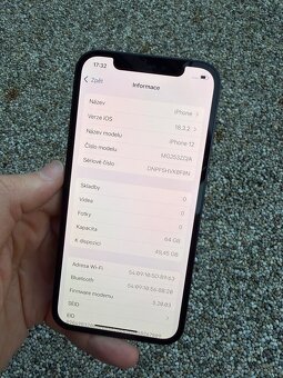 Iphone 12 - baterie 94% - 12