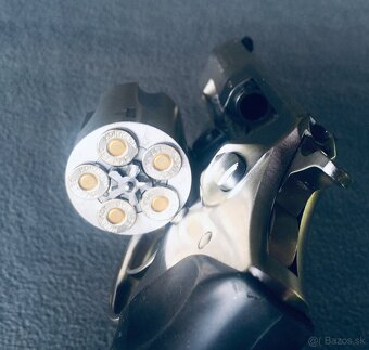 Revolver Ruger 3” .357 Magnum - 12