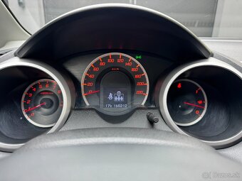 HONDA JAZZ 1,2 i-VTEC, BENZÍN, MANUÁL, 2/2011, 165 212 KM - 12