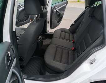 ŠKODA OCTAVIA COMBI 2.0 TDi 103KW CR FAMILY XENON NAVI ŤAŽNÉ - 12