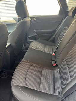 KIA Ceed Sporty Wagon 1.5 T-GDi Gold - 12