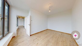 KOSTOLIŠTE - Skolaudovaná novostavba V ŠTANDARDE s hliníkový - 12