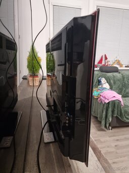 Predáme nevyužitý Tenký TV / monitor zn. Samsung 32" 81cm - 12