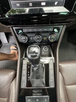 Škoda superb 3 L&K 140kw 4x4 - 12